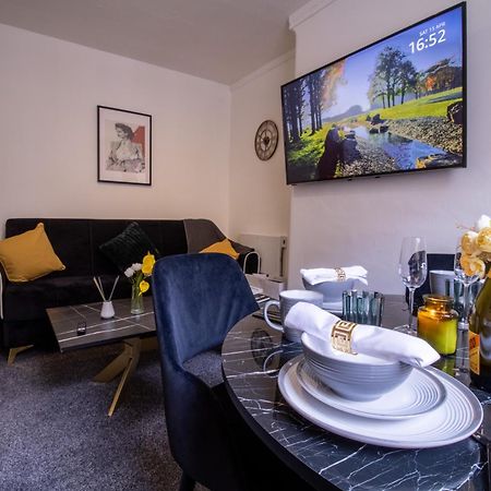 Chic Urban Retreat 1 Bedroom Gem In Covent Garden ลอนดอน ภายนอก รูปภาพ