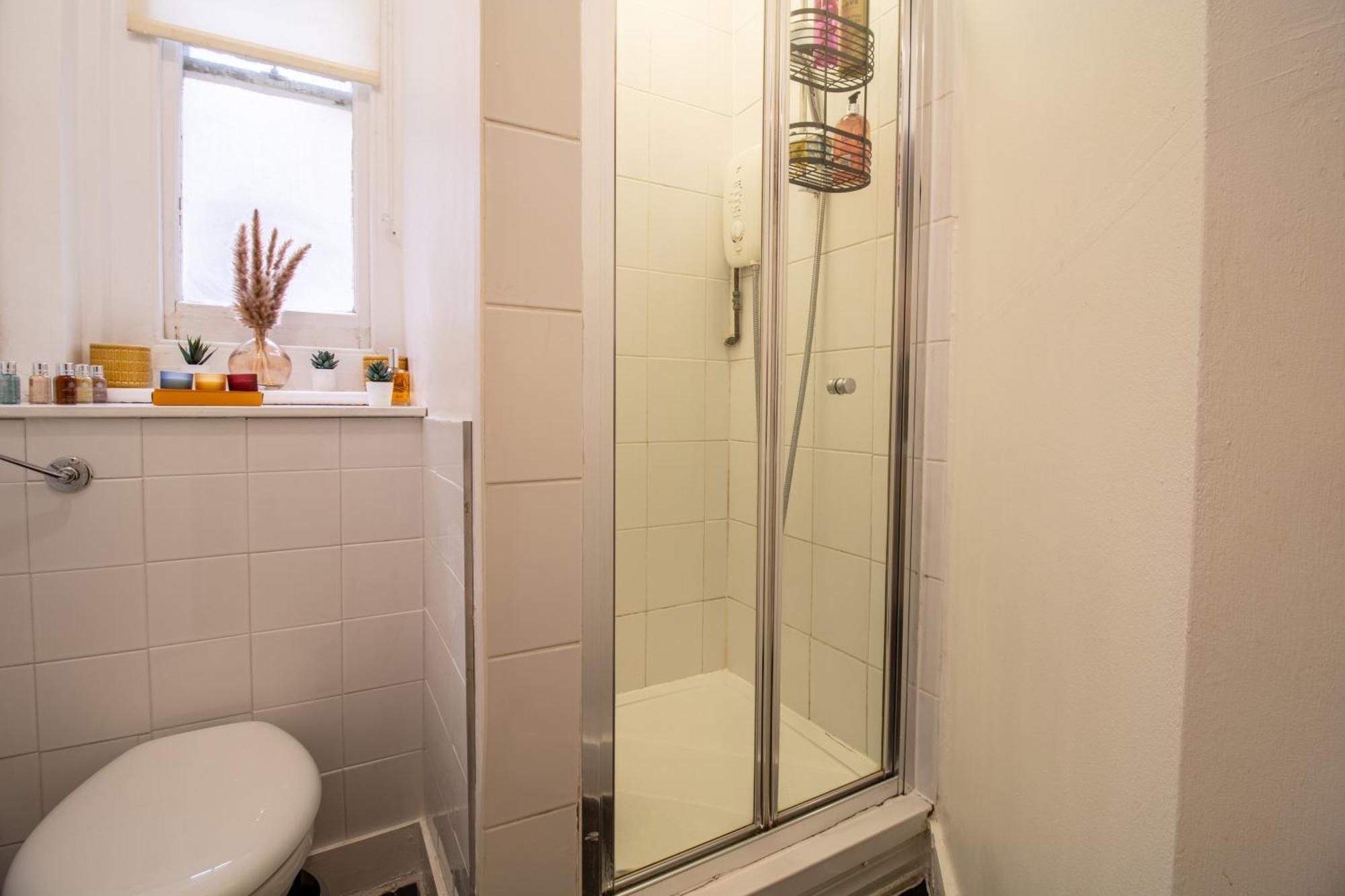 Chic Urban Retreat 1 Bedroom Gem In Covent Garden ลอนดอน ภายนอก รูปภาพ